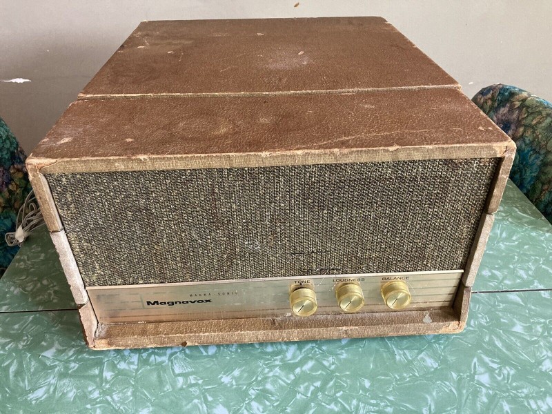 Magnavox Magna Sonic portable stereo.jpg