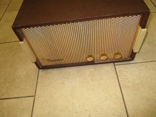 Magnavox TP 241.jpg