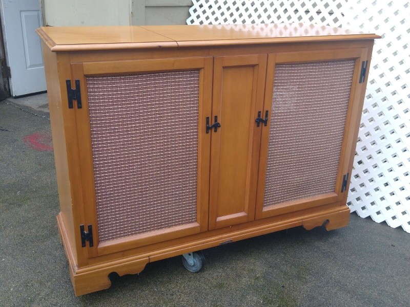 Stromberg-Carlson model SP-913-MP console stereo.jpg