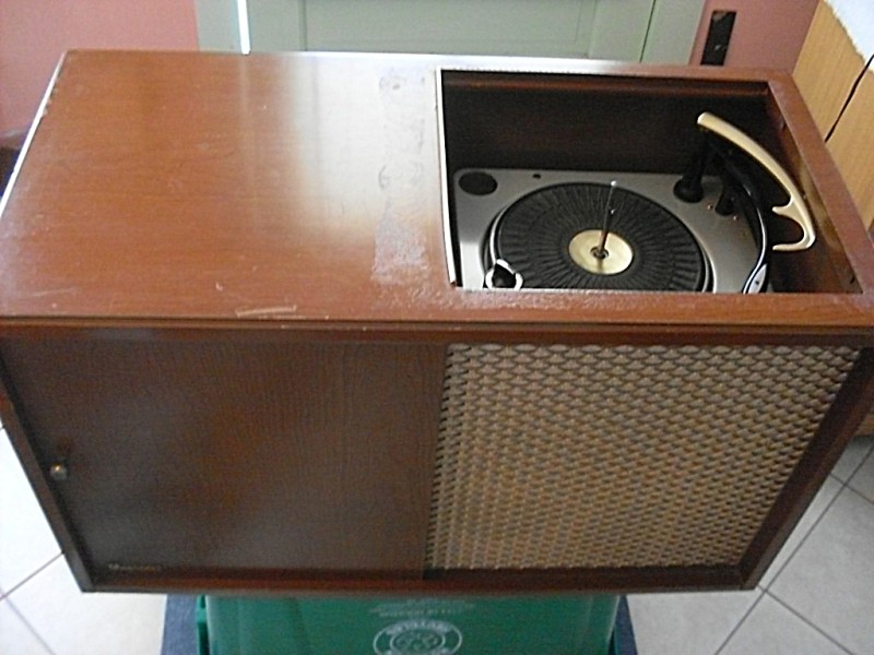 Magnavox 1958 New Horizon.JPG