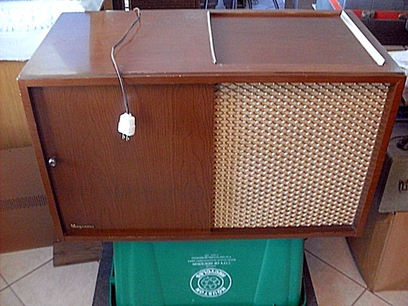 Magnavox 1958 New Horizon-1.JPG