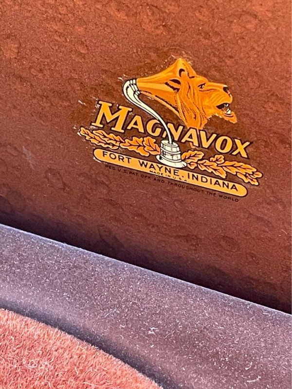 1947 Magnavox Windsor_g.jpg