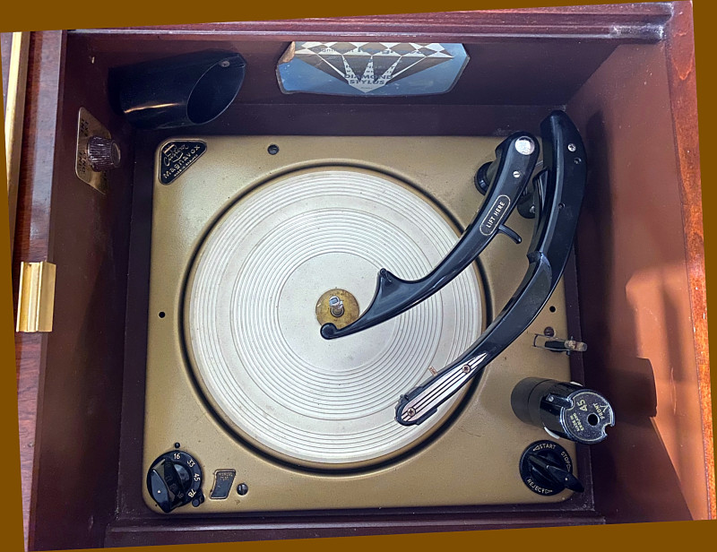 Magnavox Collaro.jpeg