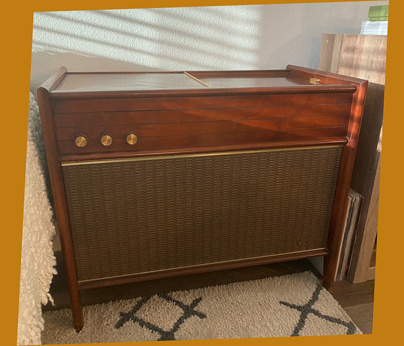 Magnavox Console.jpeg