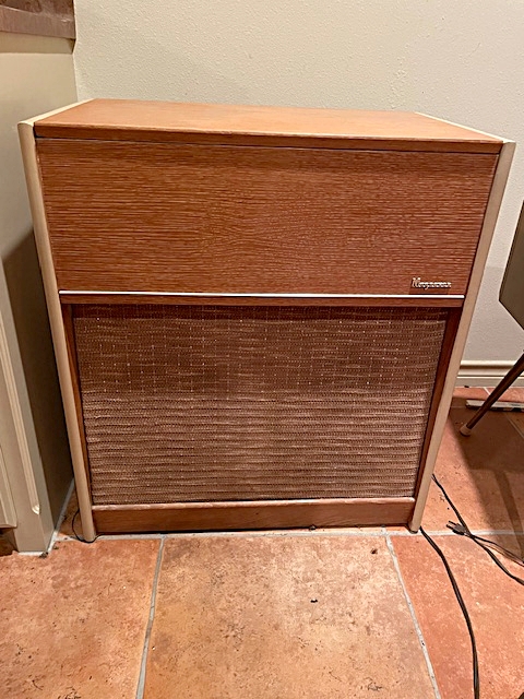 Magnavox Model-1.jpg