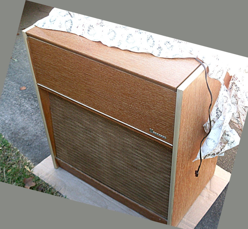Magnavox Blonde Mono.JPG