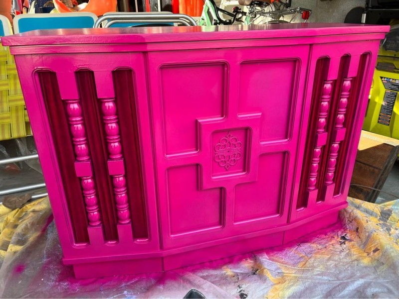 fuschia console.jpg
