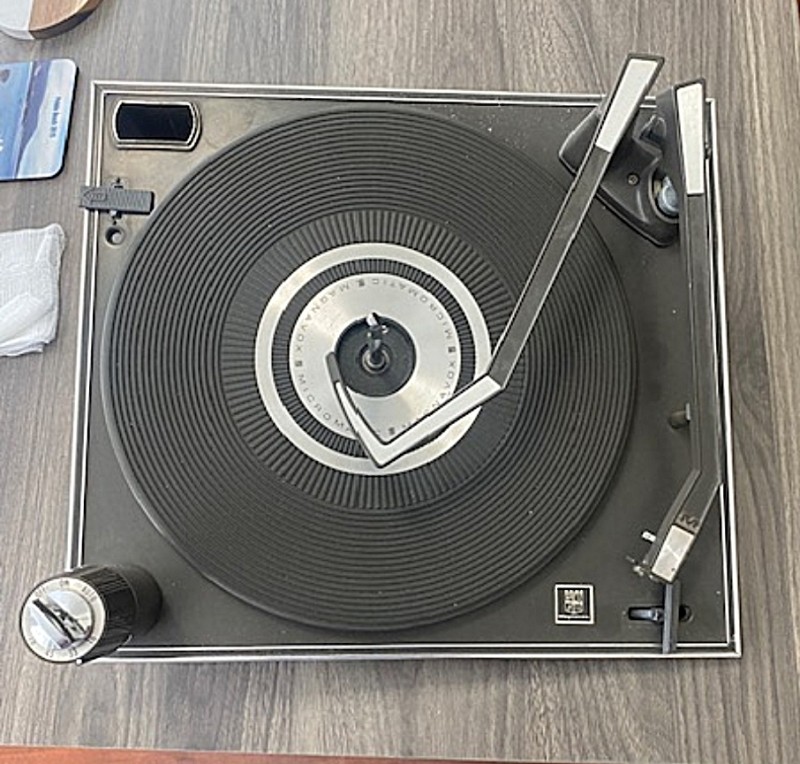 Magnavox W801 L-3.JPG