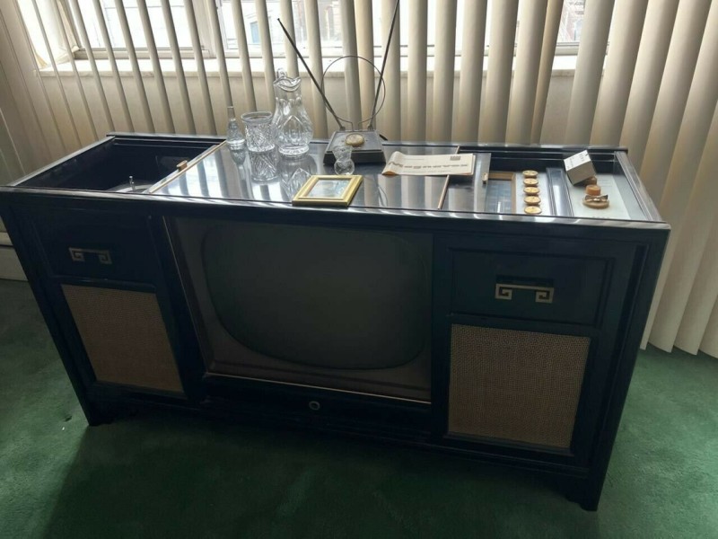 Magnavox Stereo Theater 1MV 415 in ebony.jpg