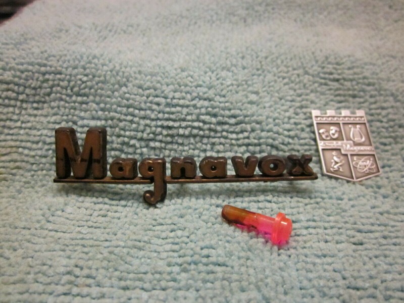 Magnavox script and emblem.jpg